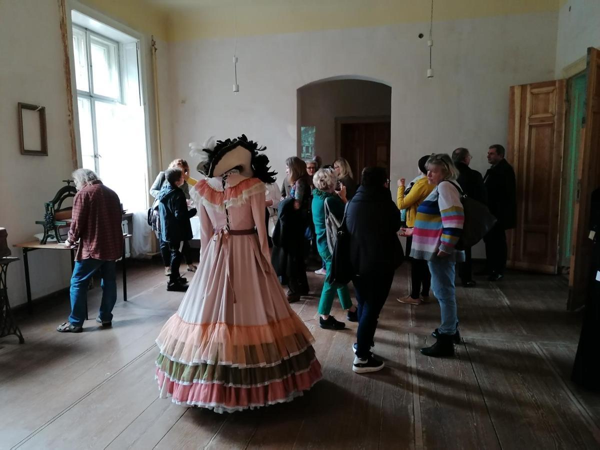 Palac Paprotno Karnice Kültér fotó