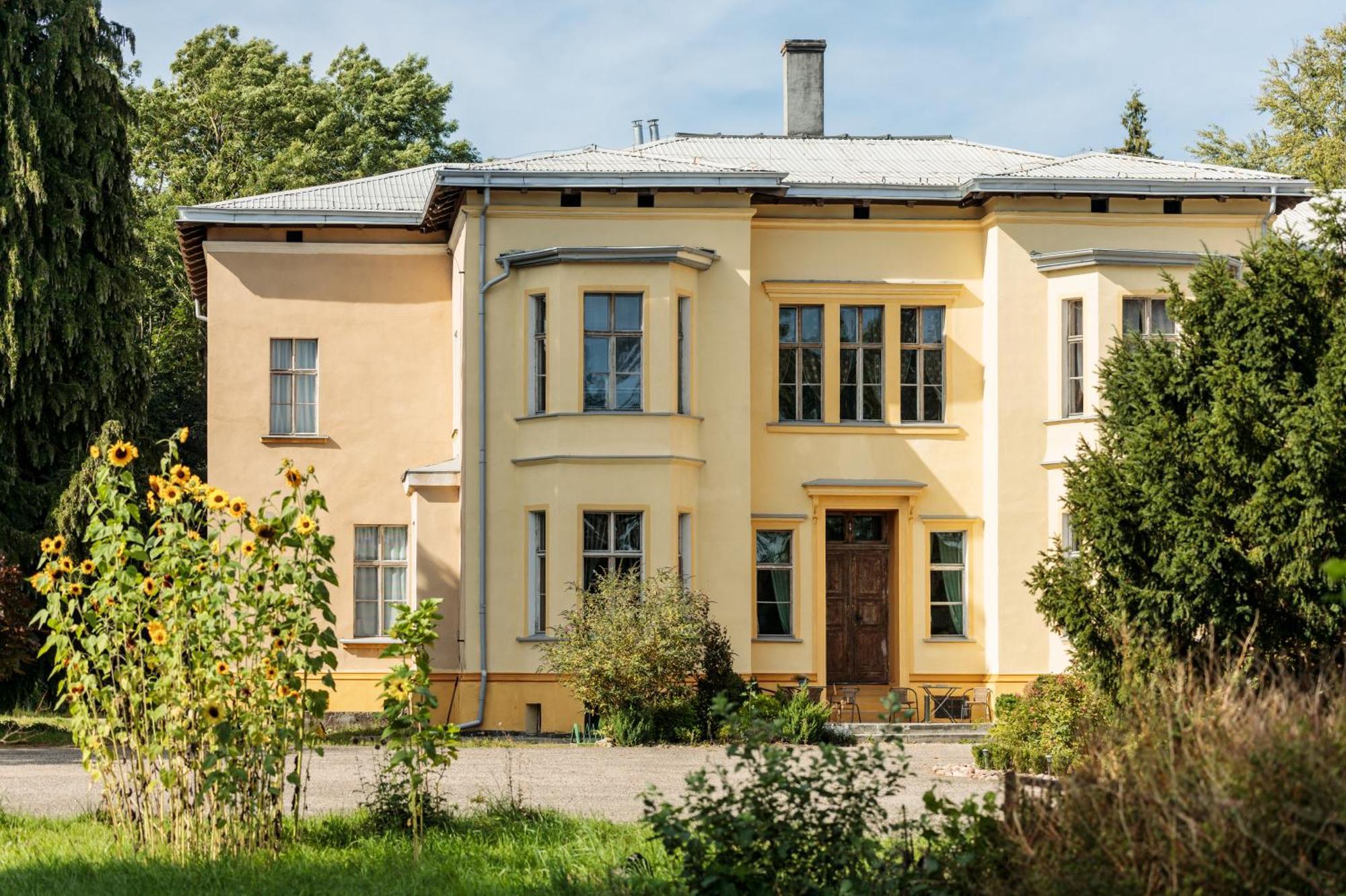 Palac Paprotno Karnice Kültér fotó